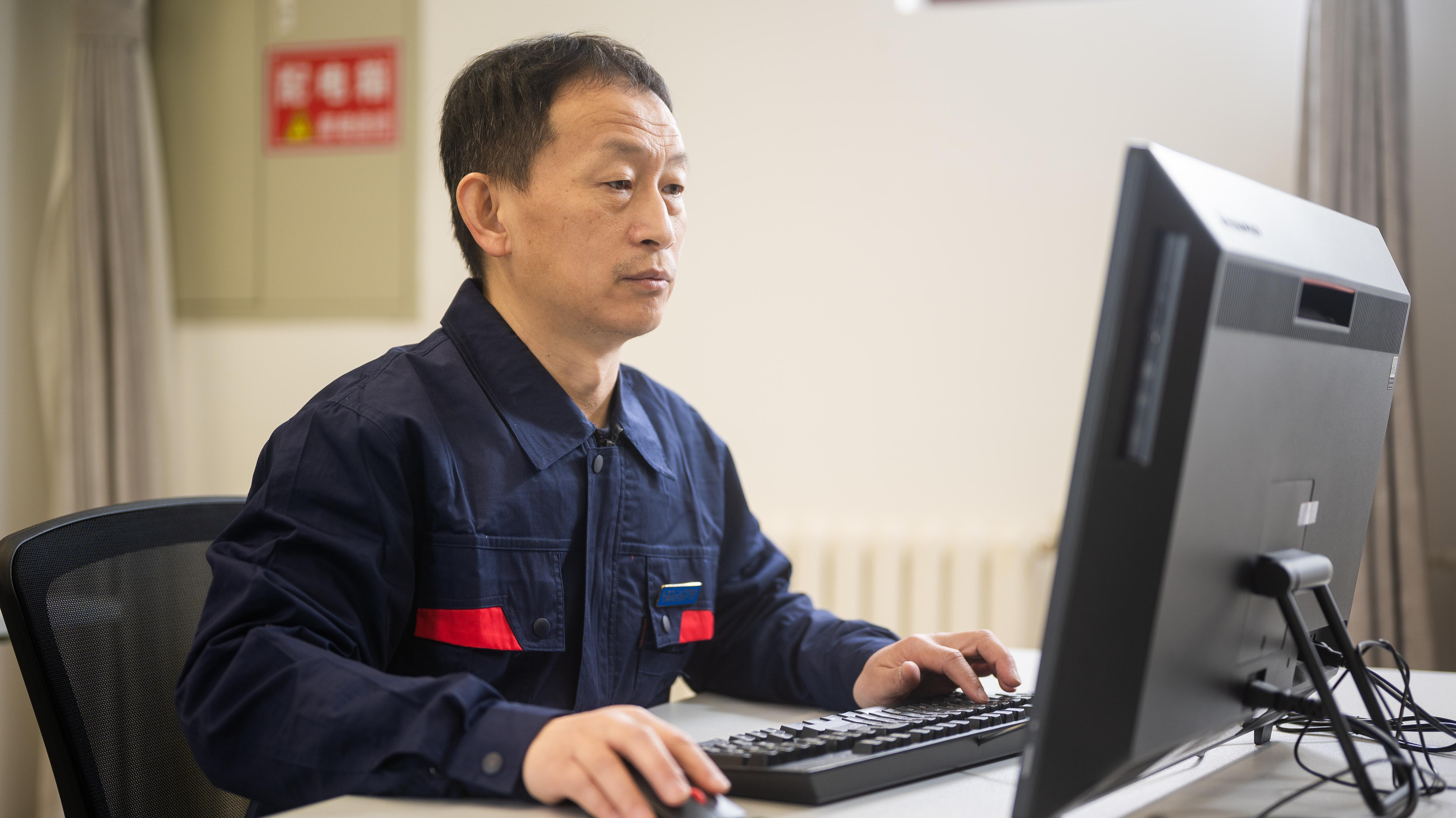 引航教师 梁自旺